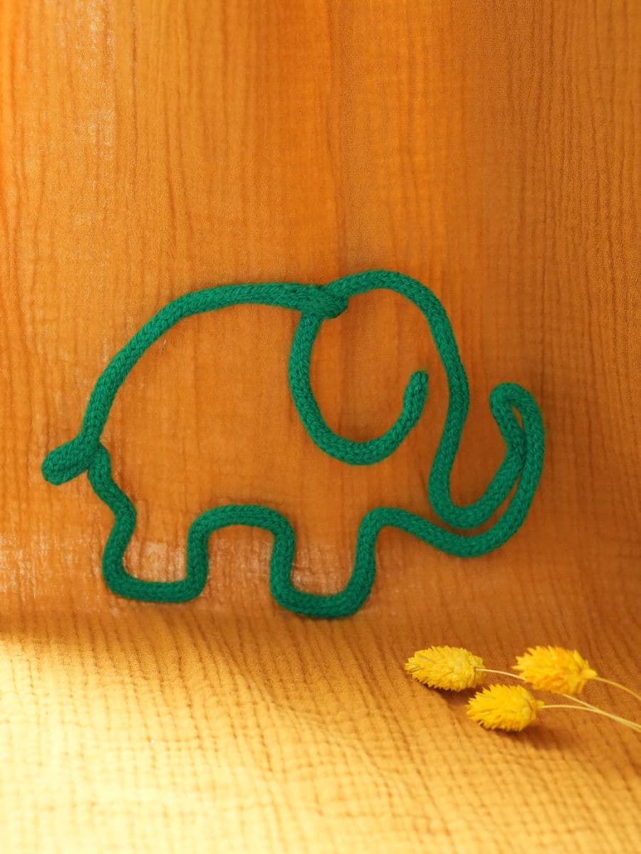 Éléphant en tricotin